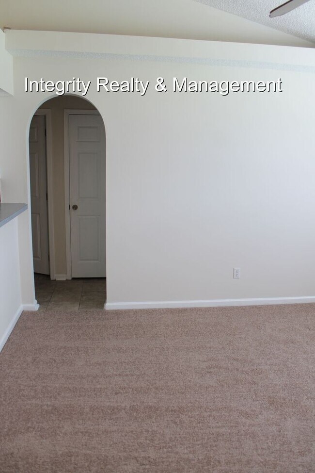 Building Photo - 3 bed/2.5 bath in Lake Asbury