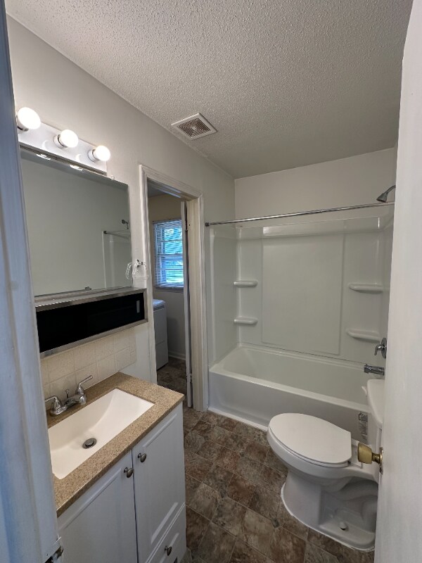 Building Photo - 1002 Johnstown Ave