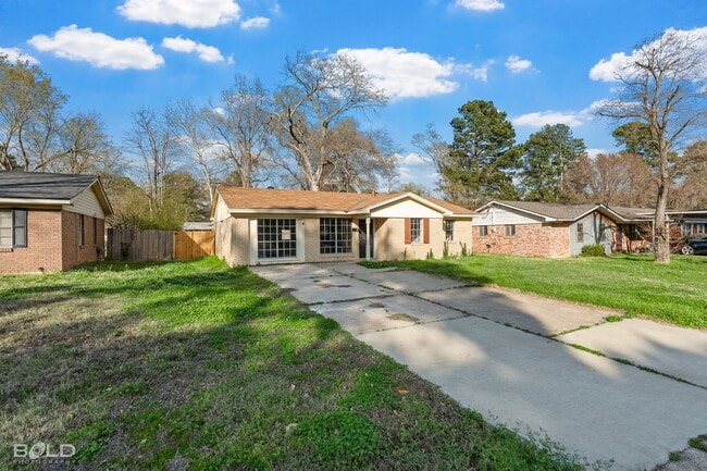 Building Photo - 1136 N Southland Park Dr