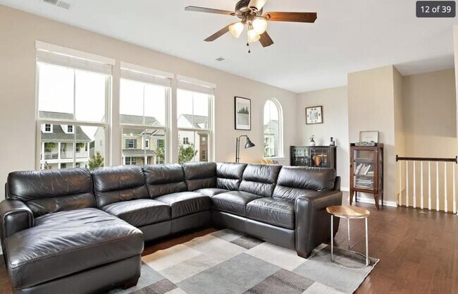 Building Photo - 16621 Gossamer Dr