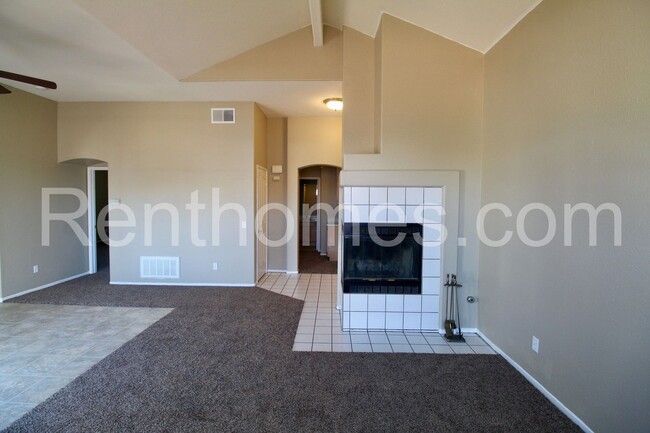 Building Photo - San Marcos, 1897 Matin Circle #217 - Great location! Close to shopping, restaurants, and easy acc...