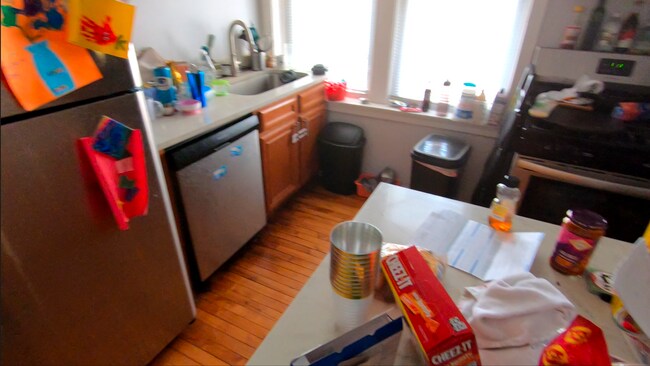 Building Photo - 3638 W Diversey Ave