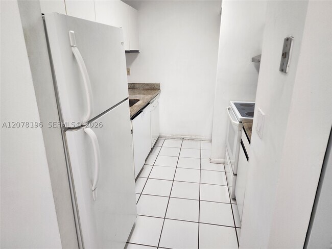 Building Photo - 15615 SW 74th Cir Dr