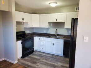 Building Photo - 9127-D Spyglass Place