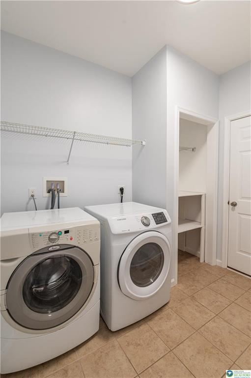 Building Photo - 835 Spring White Dr