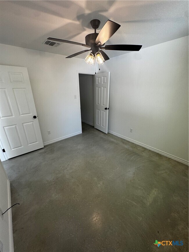 Building Photo - 209 Elbert Ln