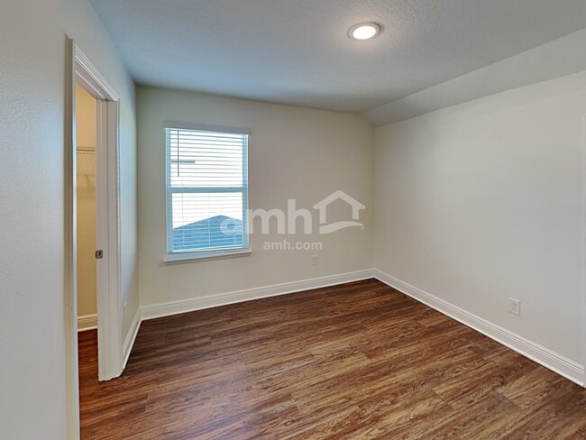 Building Photo - 2213 Saffron Walden Dr