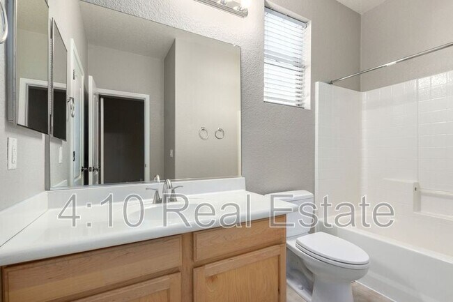 Building Photo - 3632 E Sebastian Ln