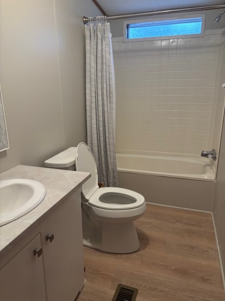 Building Photo - 61 Duckbill Rd