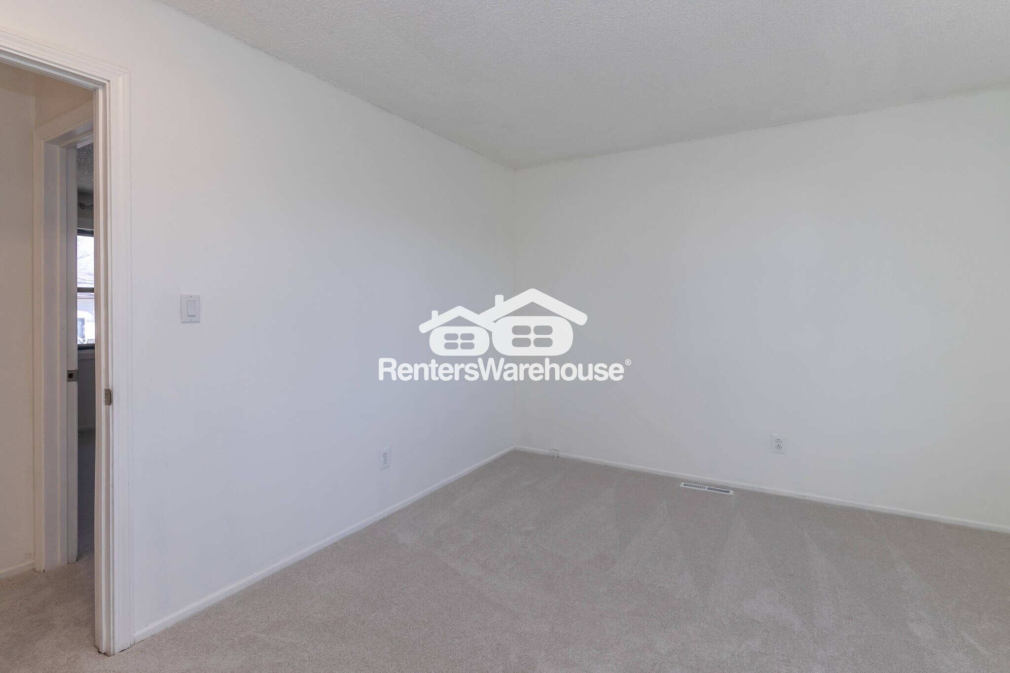 Building Photo - 203 Village Ln