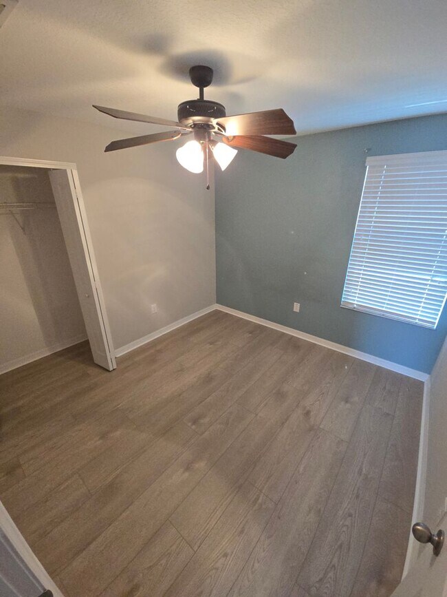Building Photo - Gorgeous 4-Bedroom, 2.5-Bathroom Home in R...