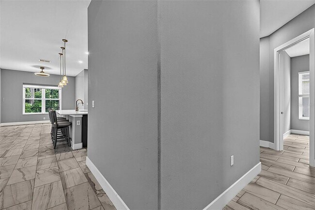 Building Photo - 70 Bannbury Ln