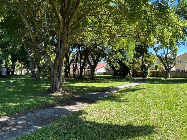 Building Photo - 11047 SW 154th Ct