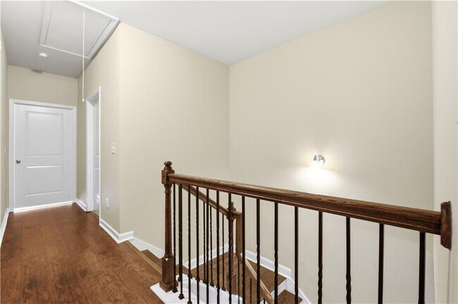 Building Photo - 2270 Tenor Ln