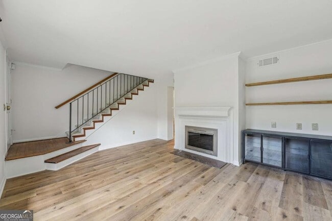 Building Photo - 98 La Rue Pl NW