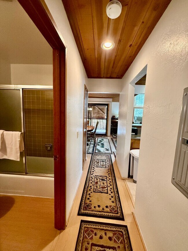 Building Photo - Fully Furnished 2BD/2BA Mountain Townhome | Cozy Pellet Stove | Parking Included