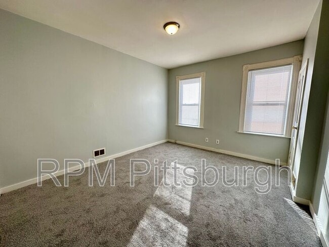 Building Photo - 826 Walbridge St