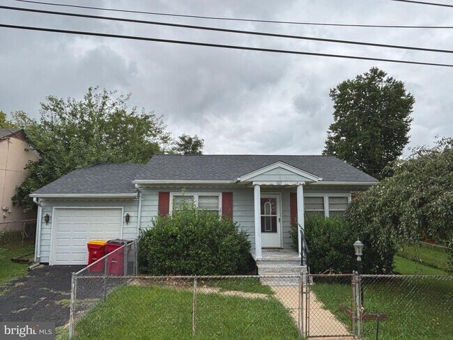 Building Photo - 602 N Marshall St