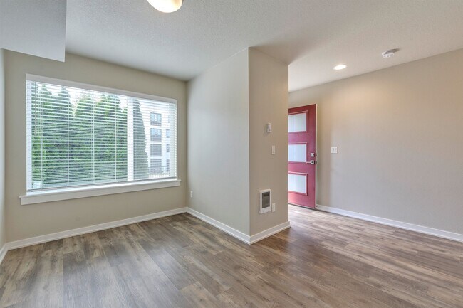 Building Photo - 17235 SW Goldcrest Ln