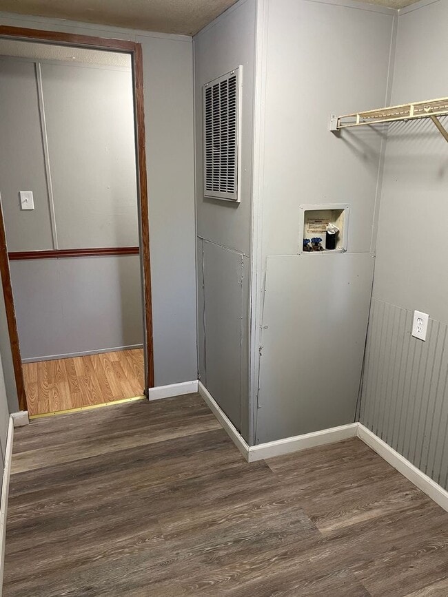 Building Photo - 4 BED, 2 BATH MOBILE HOME LOCATED IN JACKS...