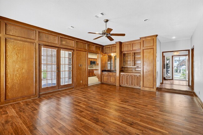 Building Photo - 18307 Forest Elms Dr