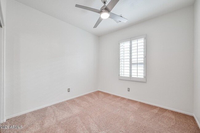 Building Photo - 933 W Aspen Way