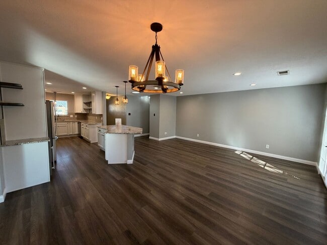 Building Photo - 3 Bedroom Single Story Home Available Near Louisiana Blvd NE & Candelaria Rd NE!