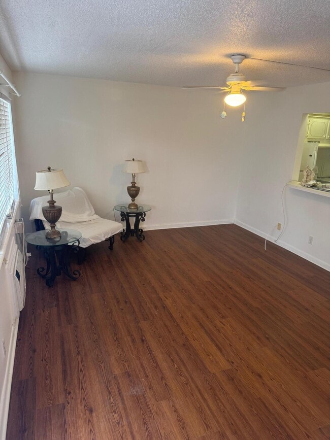 Building Photo - 358 Chatham R