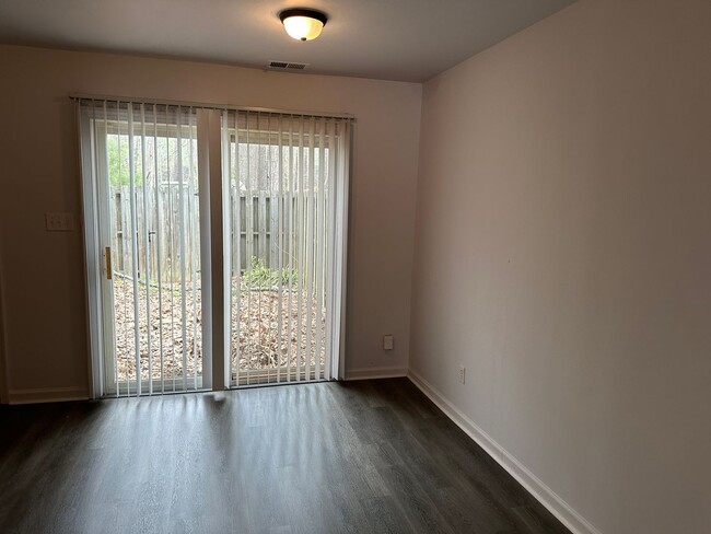 Building Photo - Townhouse in Newport News