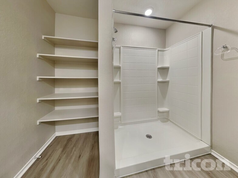 Building Photo - 125 Moonrise Dr