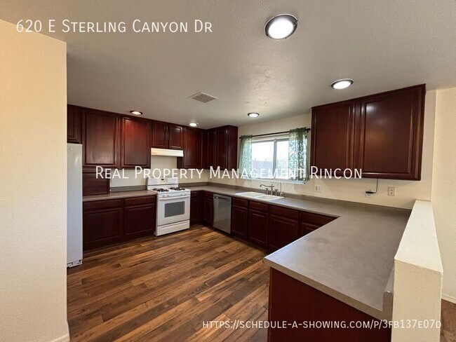 Building Photo - 620 E Sterling Canyon Dr