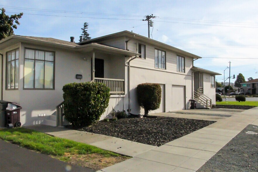 Primary Photo - 10526 Link Street