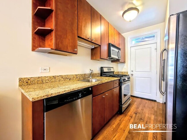 Building Photo - 1 bedroom in CHICAGO IL 60613