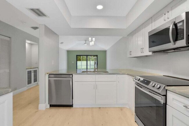 Building Photo - 3113 Kingswood Terrace