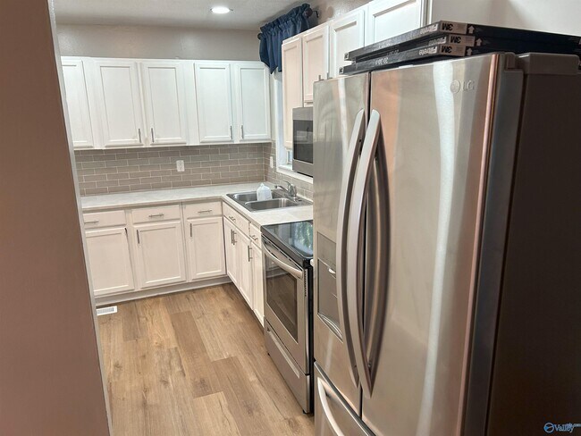 Building Photo - 3815 Ridgecrest Cir SW