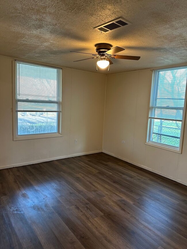 Building Photo - Section 8