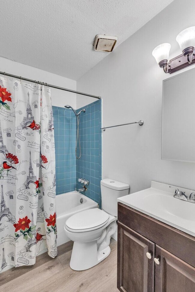 Building Photo - Castle Hayne Home for Rent!