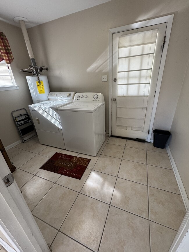 Building Photo - 1801 Carnation Ave