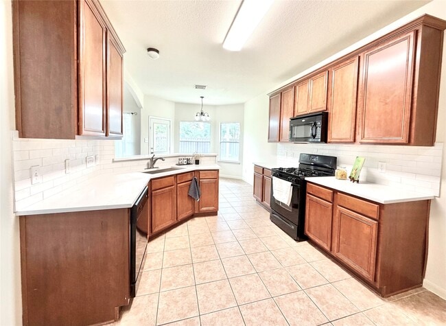 Building Photo - 25122 Southbriar Ln