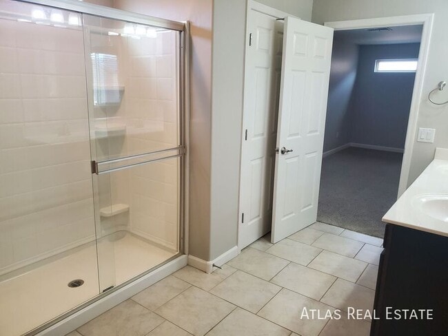 Building Photo - 12102 E Metz Dr