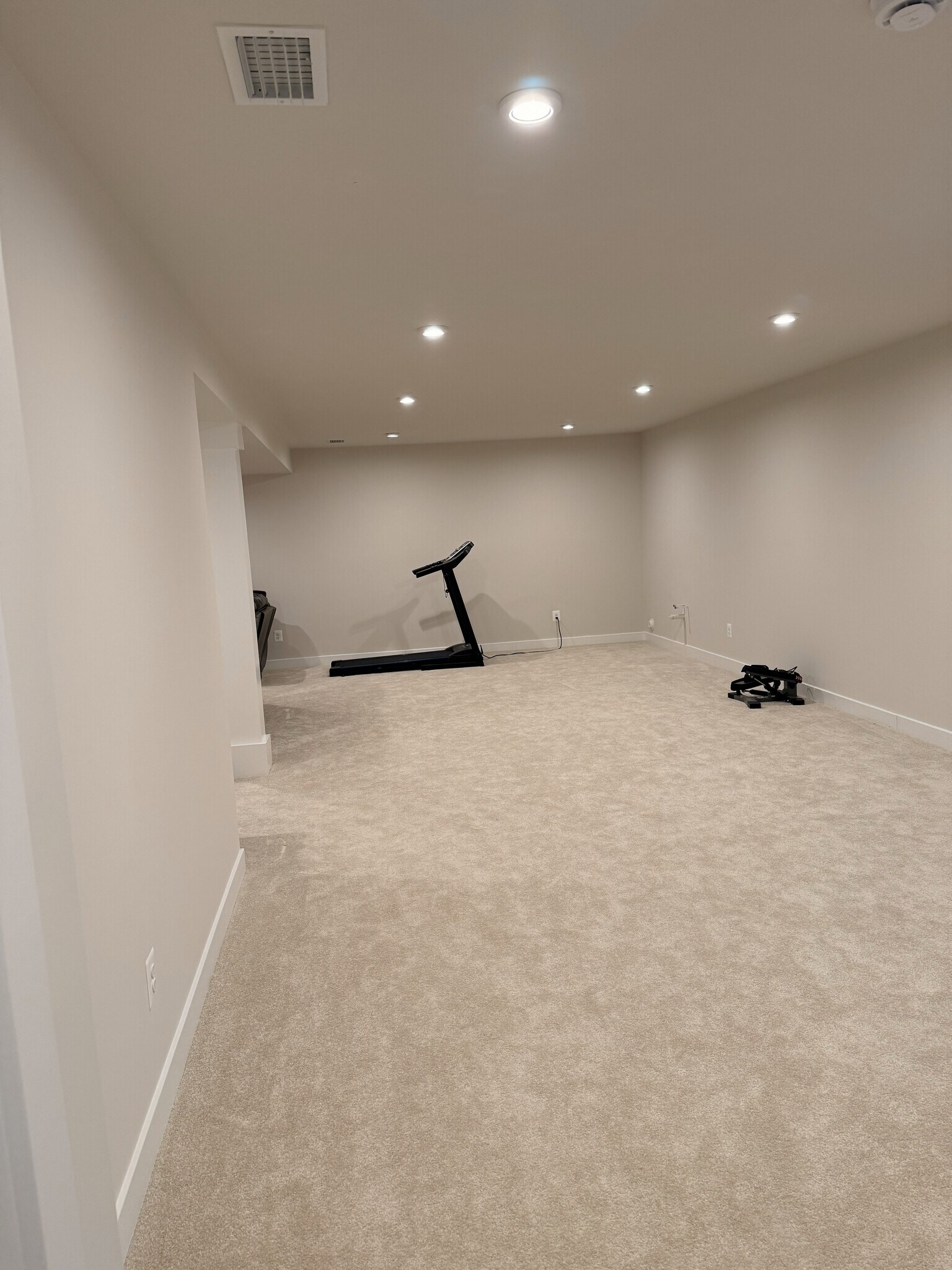 Building Photo - 3212 Vanessa Dr