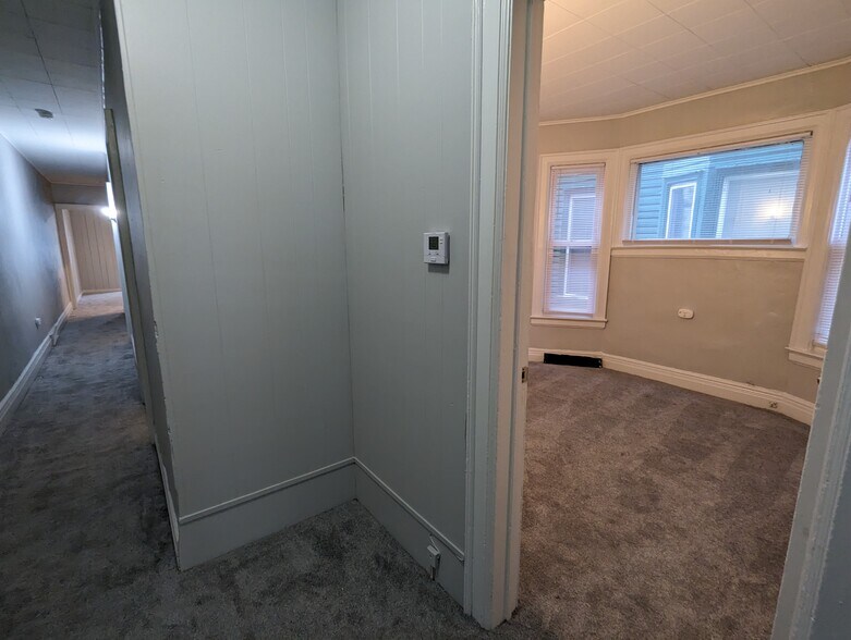 Building Photo - 576 Potomac Ave