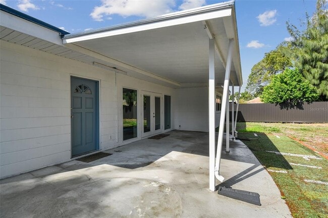 Building Photo - 3905 W Paxton Ave