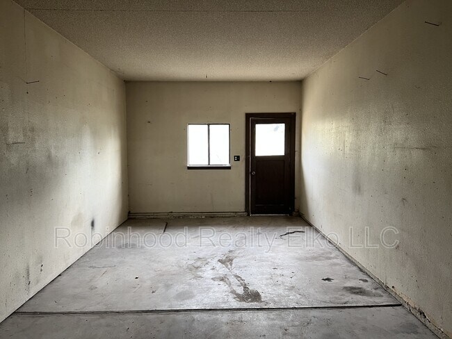 Building Photo - 395 Parkchester Dr