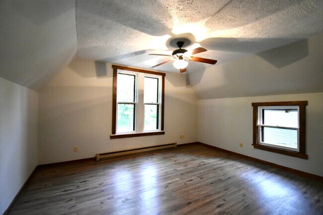 Building Photo - 616 Perrin Ave