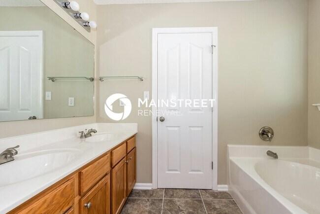 Building Photo - 3 Bedroom Pet-Friendly Home in Mooresville, NC with Main Street Renewal