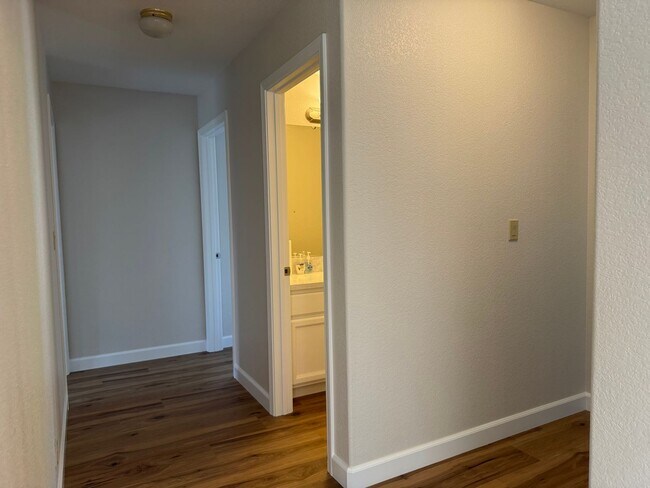 Building Photo - Available July 1st. New Renovated!
