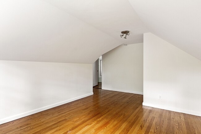 Building Photo - 18 Hemlock Dr