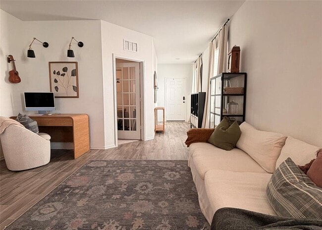 Building Photo - 112 Bennington Dr