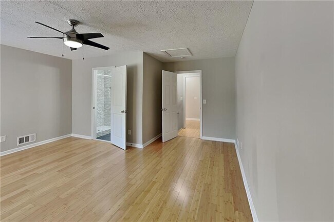 Building Photo - 3352 Ethan Dr